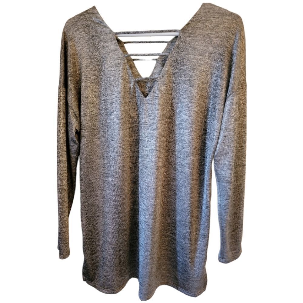 Tribal Metalliac Silver Gray Top Size Medium